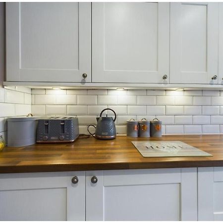 Tallets Apartment With Balcony & Parking Tewkesbury Esterno foto