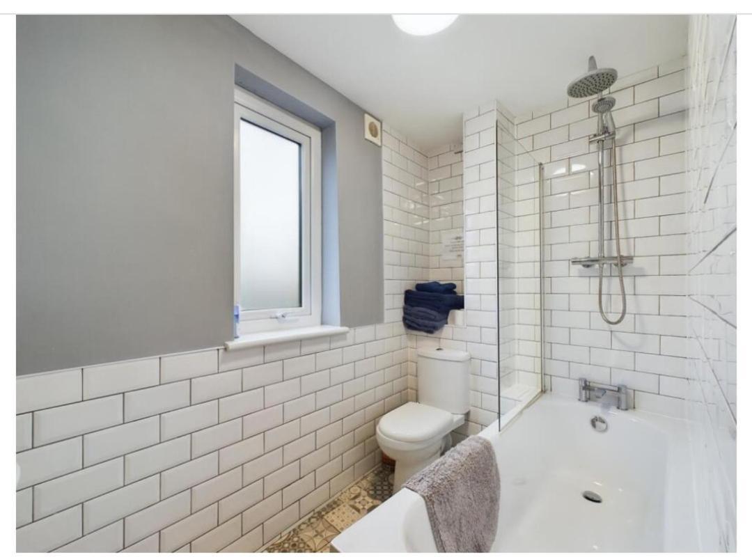 Tallets Apartment With Balcony & Parking Tewkesbury Esterno foto
